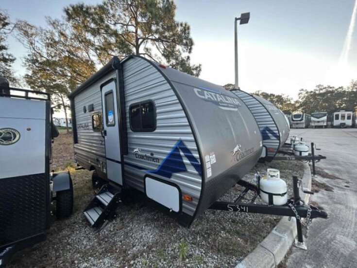 Thumbnail Photo undefined for New 2022 Coachmen Catalina